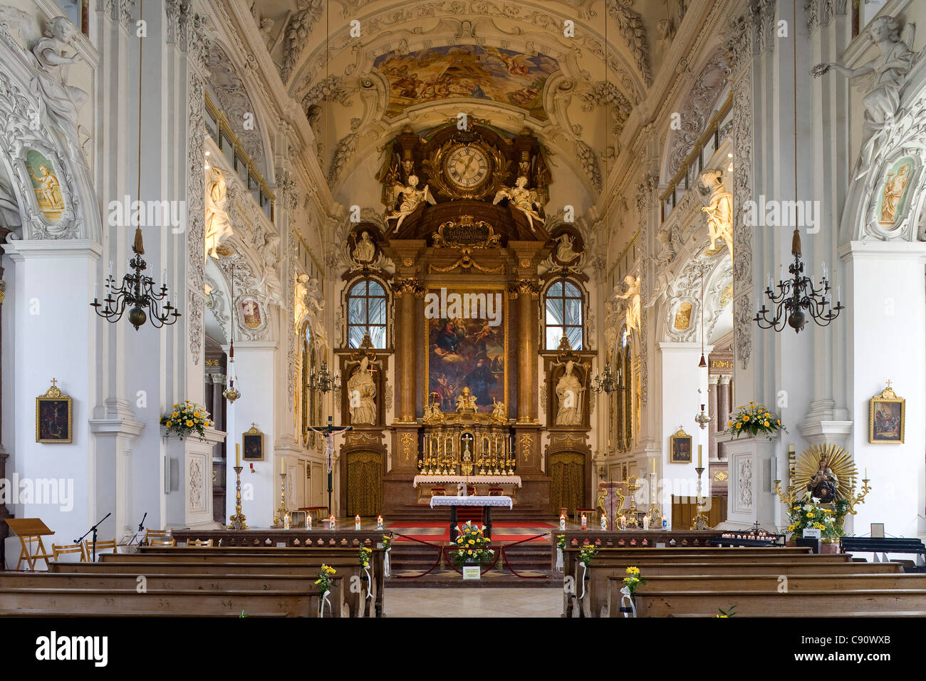 Innenansicht der Abtei Kirche Benediktbeuern Kloster, ehemalige Benediktinerabtei Benediktbeuern, Bayern, Deutschland, Europa Stockfoto
