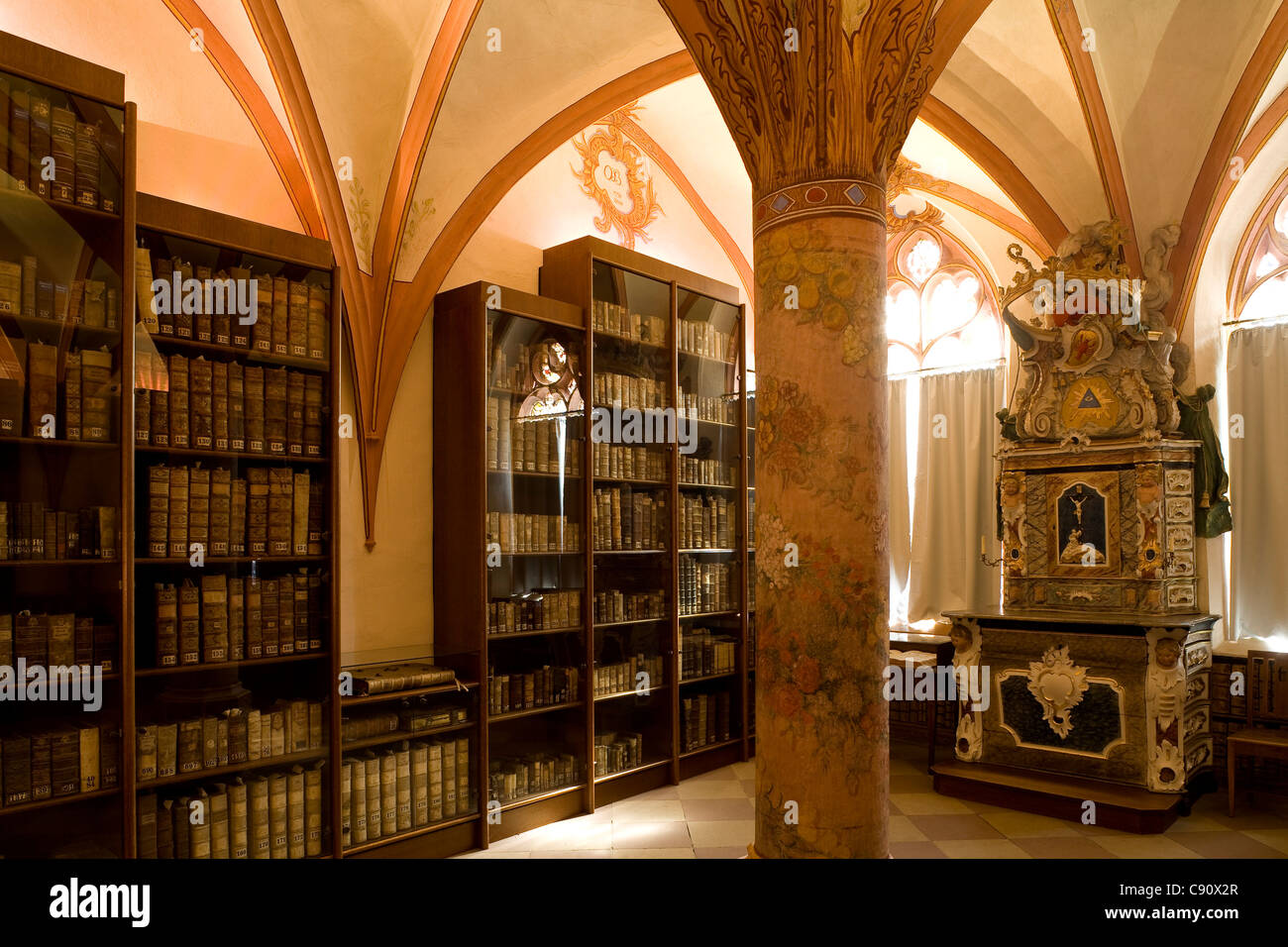 Bibliothek des St. Nikolaus-Krankenhäuser, Cusanusstift, Bernkastel-Kues, Rheinland-Pfalz, Deutschland, Europa Stockfoto
