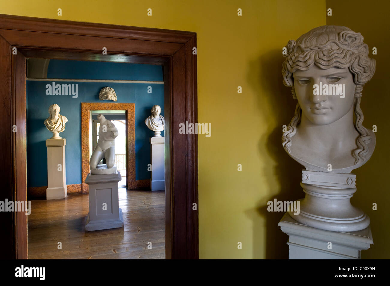 Blick vom Klingebiel Saal in Richtung Buestenzimmer, Goethehaus am Frauenplan, Weimar, Thüringen, Deutschland, Europa Stockfoto
