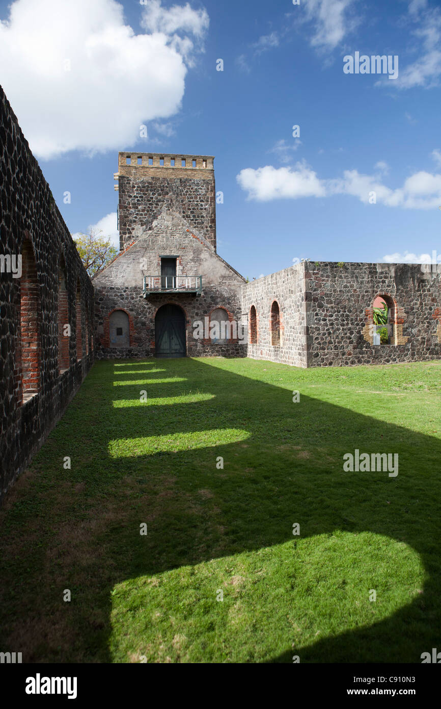 Den Niederlanden, Oranjestad, Sint Eustatius Insel, Niederländische Karibik. Ruinen der Niederländisch-reformierten Kirche, erbaut im Jahre 1755. Stockfoto