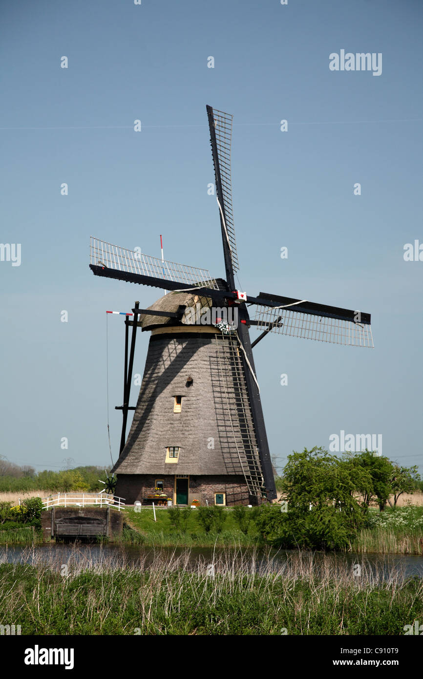 Die Windmühlen von Kinderdijk wurden um Wasser zu Pumpen um das System von Kanälen oder Polder gebaut. Sie sind eine der bekanntesten Stockfoto