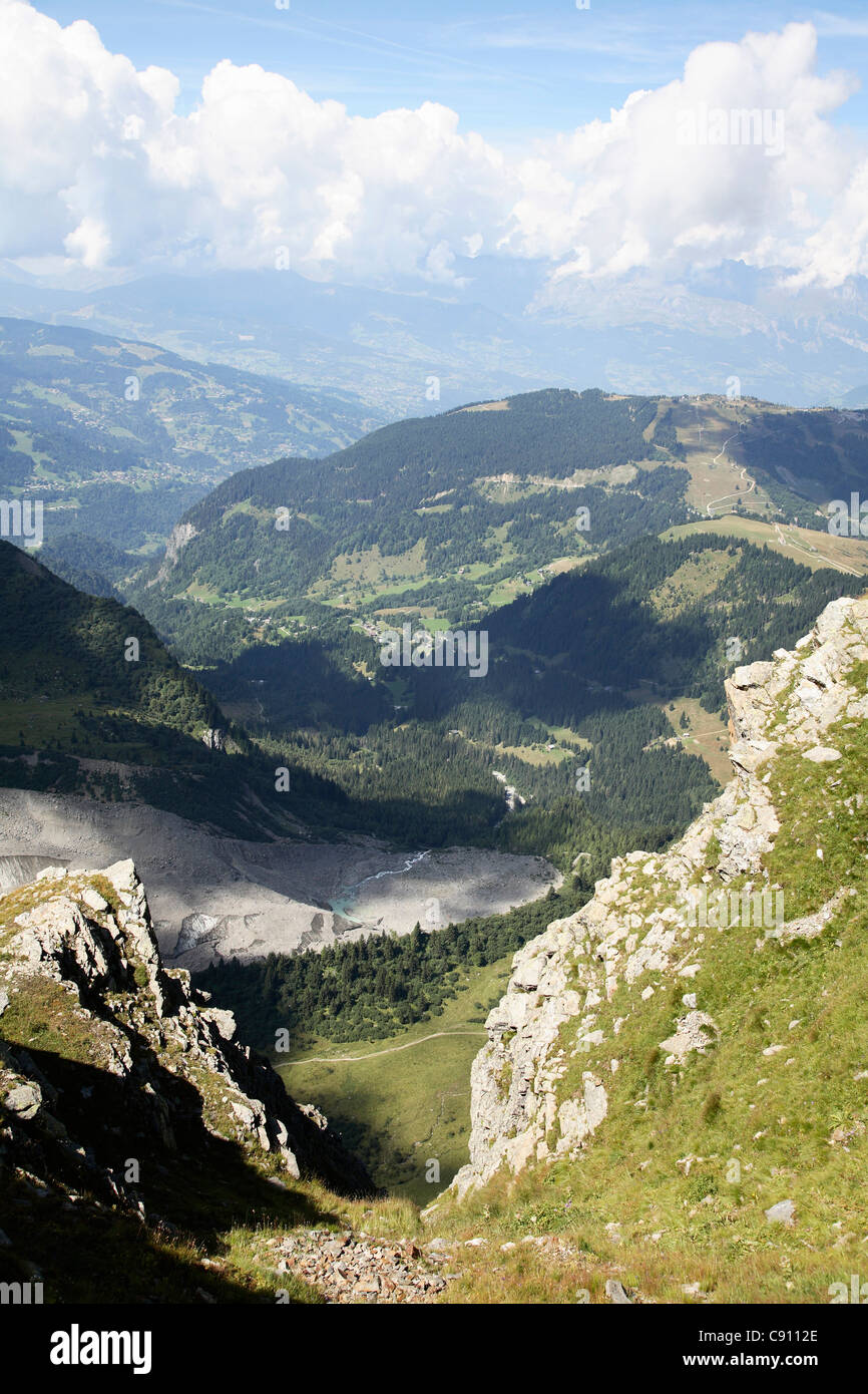Die Haute Savoie Region des Gebirges in der Nähe von Mont Blanc ist eine sehr beliebte Kletter- und Wandergebiet im Sommer und Winter. Stockfoto