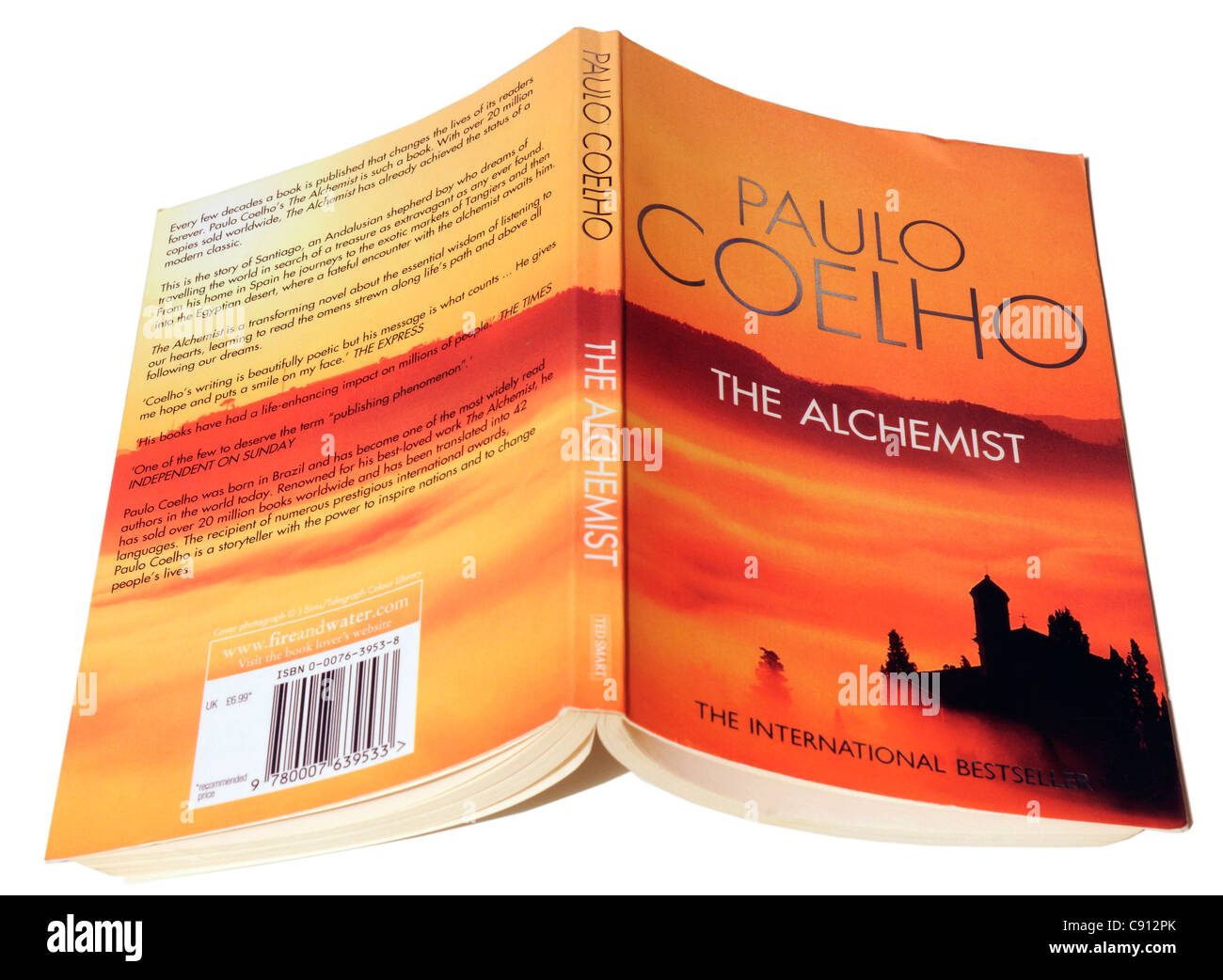 Der Alchimist Von Paulo Coelho Stockfotografie Alamy