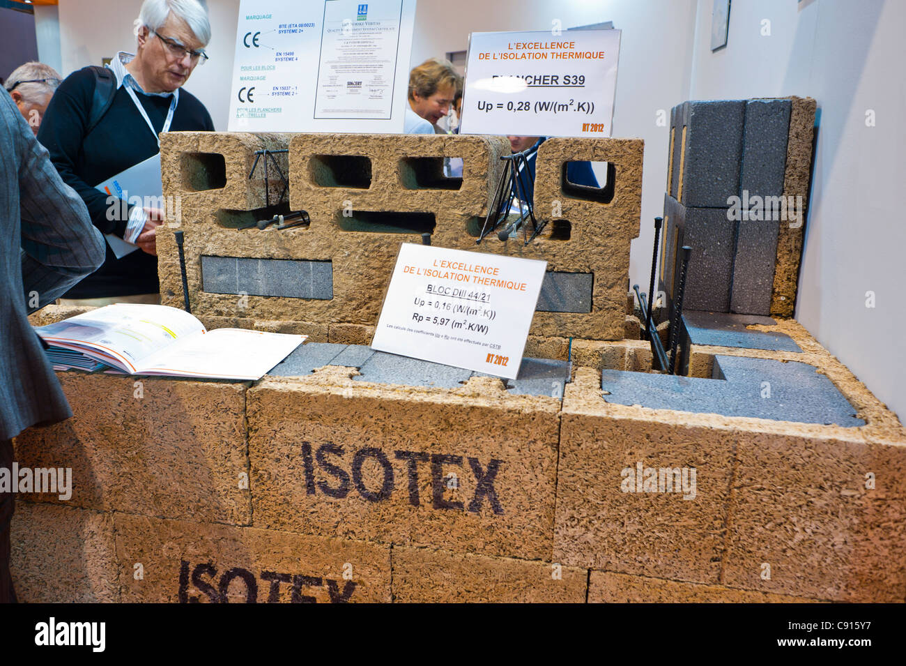 Paris, Frankreich, Batimat Construction Materials Trade Show, Green Construction Products, Selbstisolierende Bausteine, Haus sparende Energie, Global Green Economy Concept, energie economie france Stockfoto