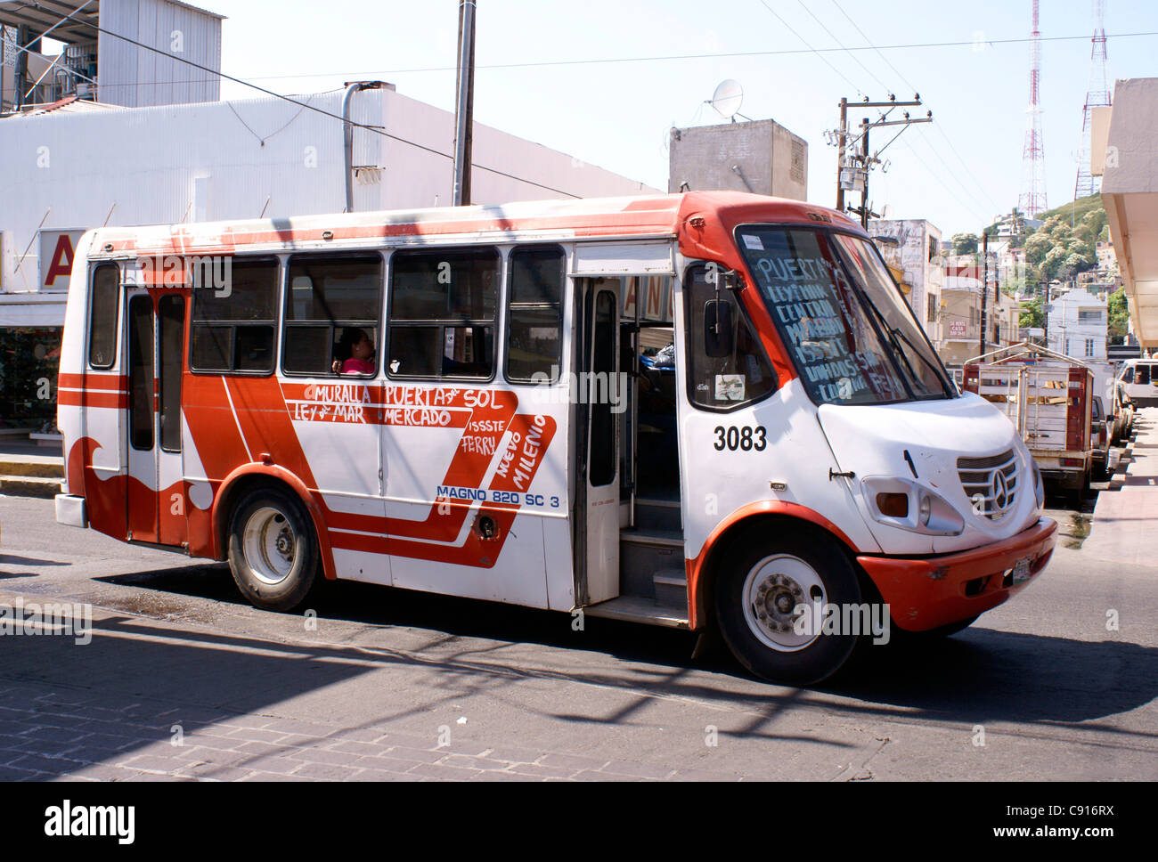 Öffentlicher Bus in der Innenstadt von Mazatlan, Sinaloa, Mexiko Stockfoto
