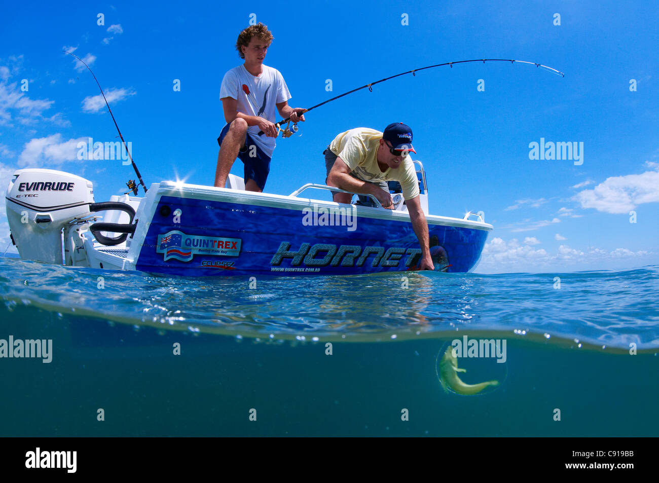 Über-unter Ansicht des Vaters & Sohn Angeln, Gold Coast Australien Stockfoto