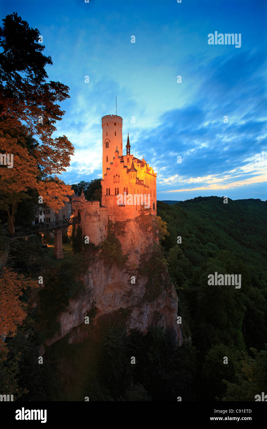 Schloss Lichtenstein, Schwäbische Alb, BadenWürttemberg, Deutschland Stockfotografie Alamy
