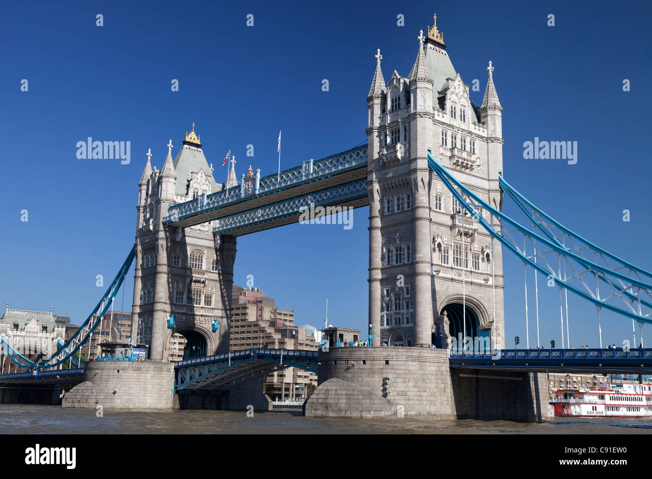 Tower Bridge während Herbst Hitzewelle 10 Stockfoto
