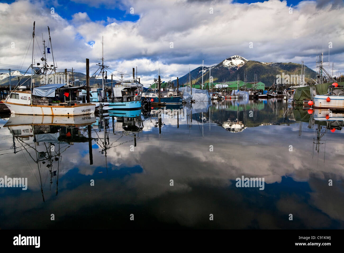 Angeln, Boote und Meer Schönheit Seafoods Cannery am Nordhafen, Petersburg, südöstlichen Alaska, Sommer Stockfoto