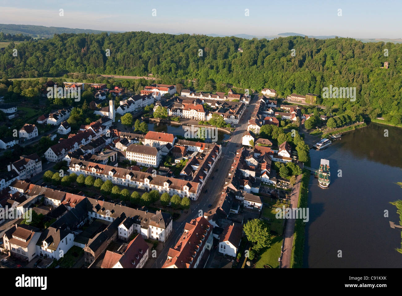 Luftaufnahme von Bad Karlshafen, historischen Kurort an der Weser, Bad Karlshafen, Hessen, Deutschland Stockfoto