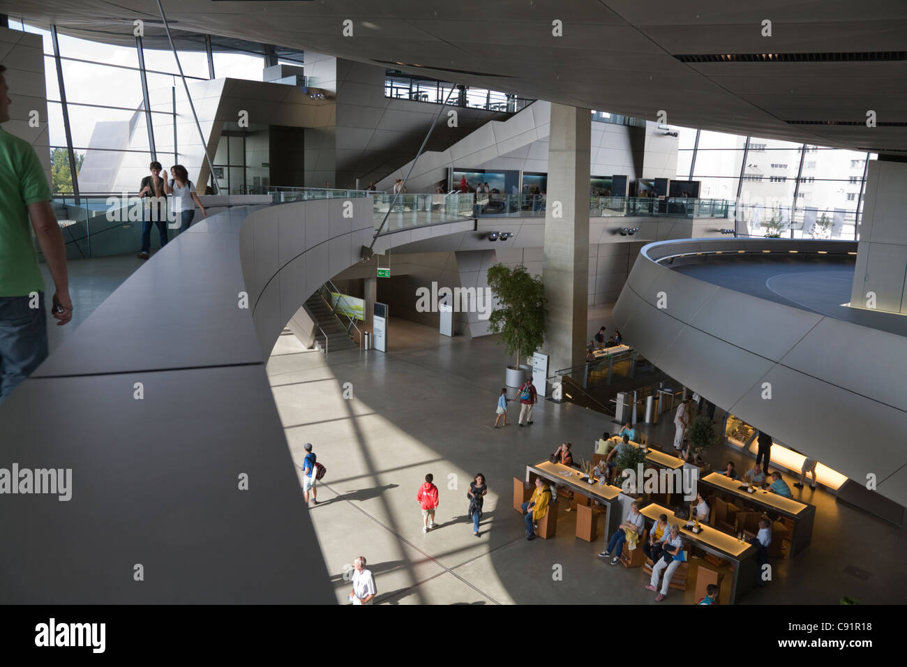 Die BMW Welt World Museum ist eine touristische Attraktion in München Stadt und ein Konferenzzentrum und Schaufenster für Corporate Design und Stockfoto