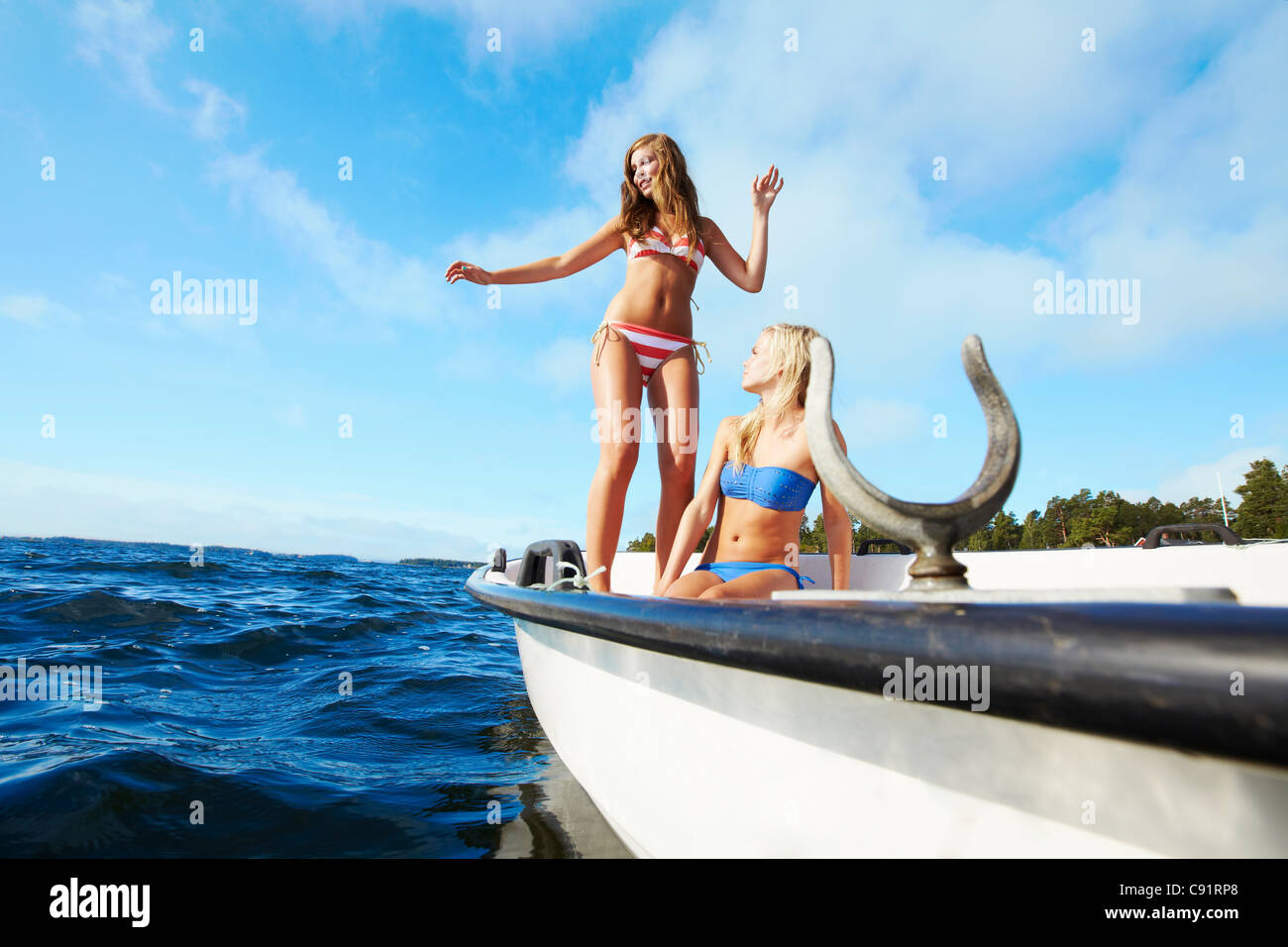 Mädchen im schwimmbad kennenlernen