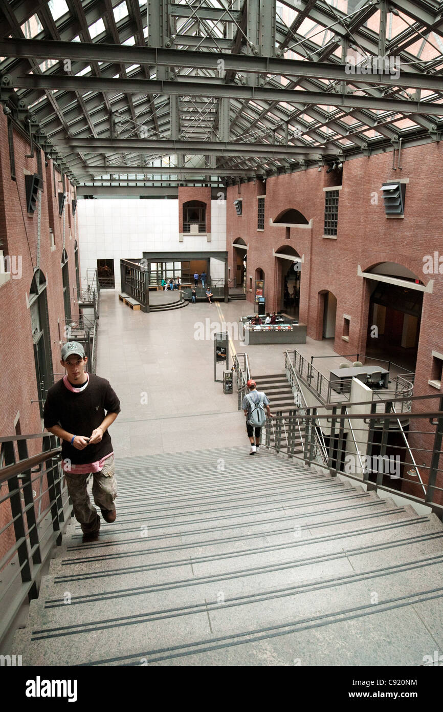 Ein Blick in die Halle der nationalen Holocaust-Museum, Washington DC USA Stockfoto