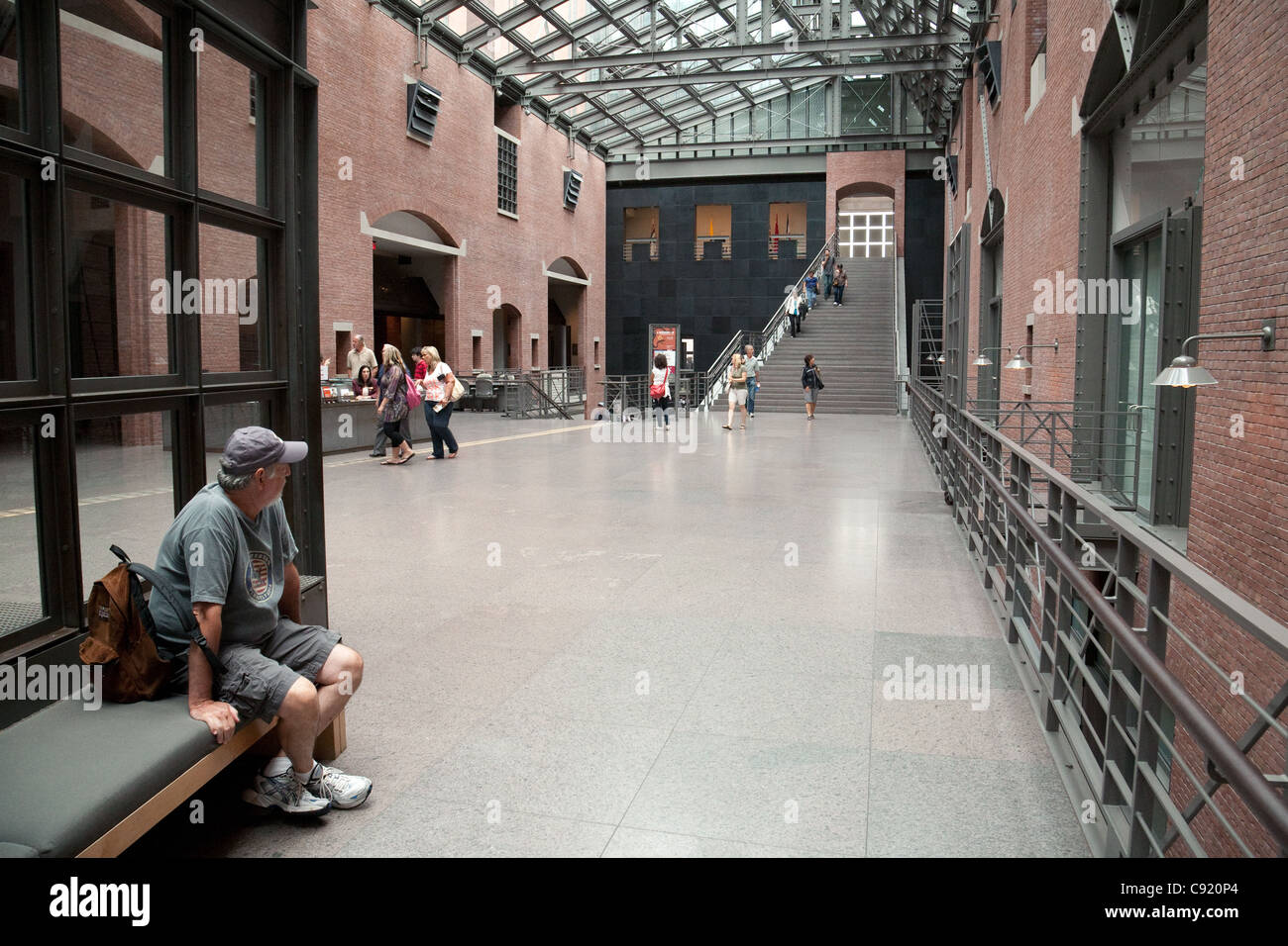 Ein Blick in die Halle der nationalen Holocaust-Museum, Washington DC USA Stockfoto