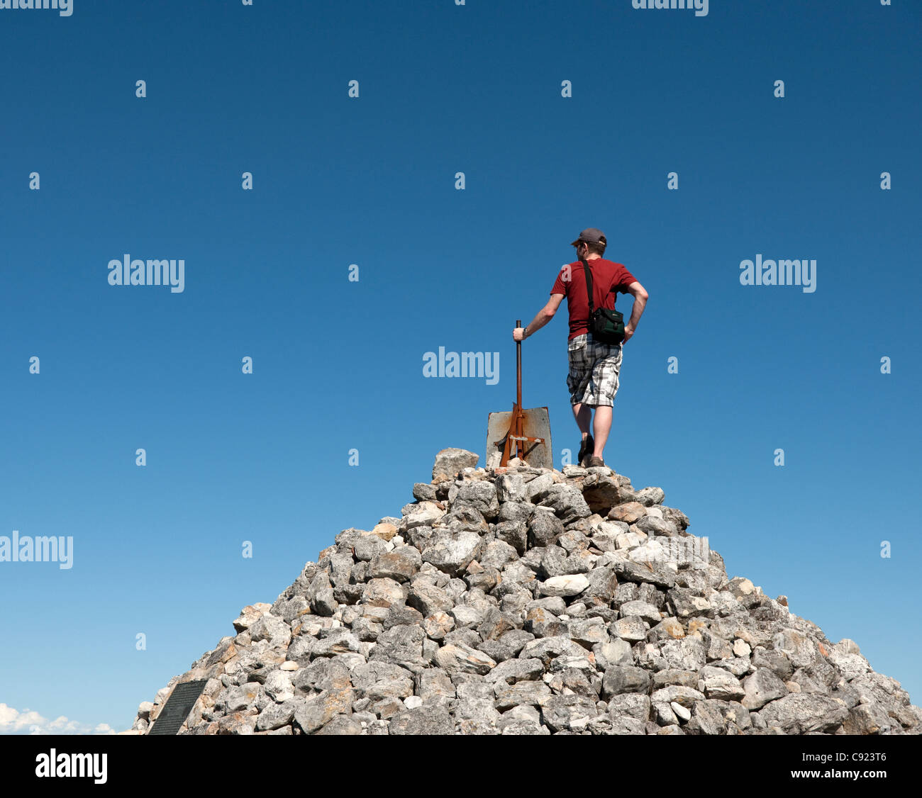 Die Maclear Leuchtturm ist der höchste Punkt (1, 085m) auf den Tafelberg. Die Gedenkfeier Stein gelegt im Jahre 1865 ist benannt nach Sir Stockfoto