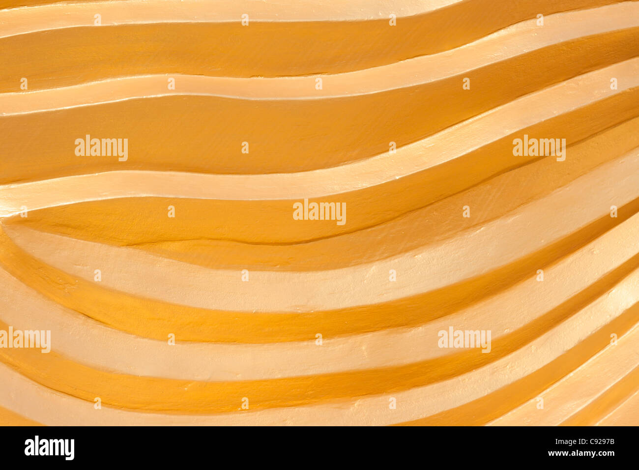 Riesigen liegenden Buddha, Wat Phranom Laem Phor, Thailand. Abstrakte Linien gebildet von Details des Kleidungsstücks Stockfoto