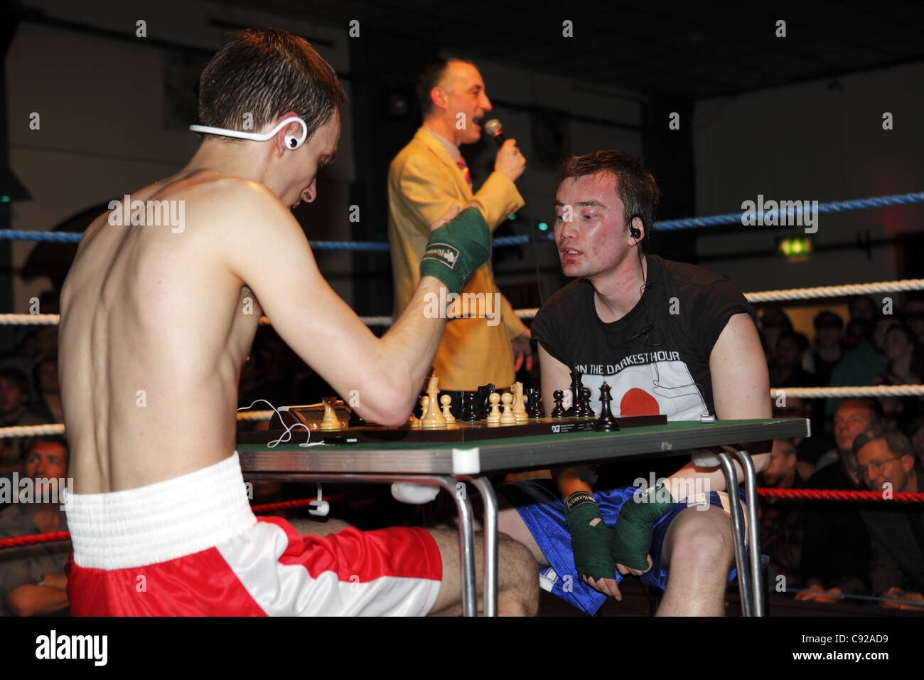 Internationalen Schach Boxkampf bei The Dome, The Boston Arms in London stattfindenden Stockfoto