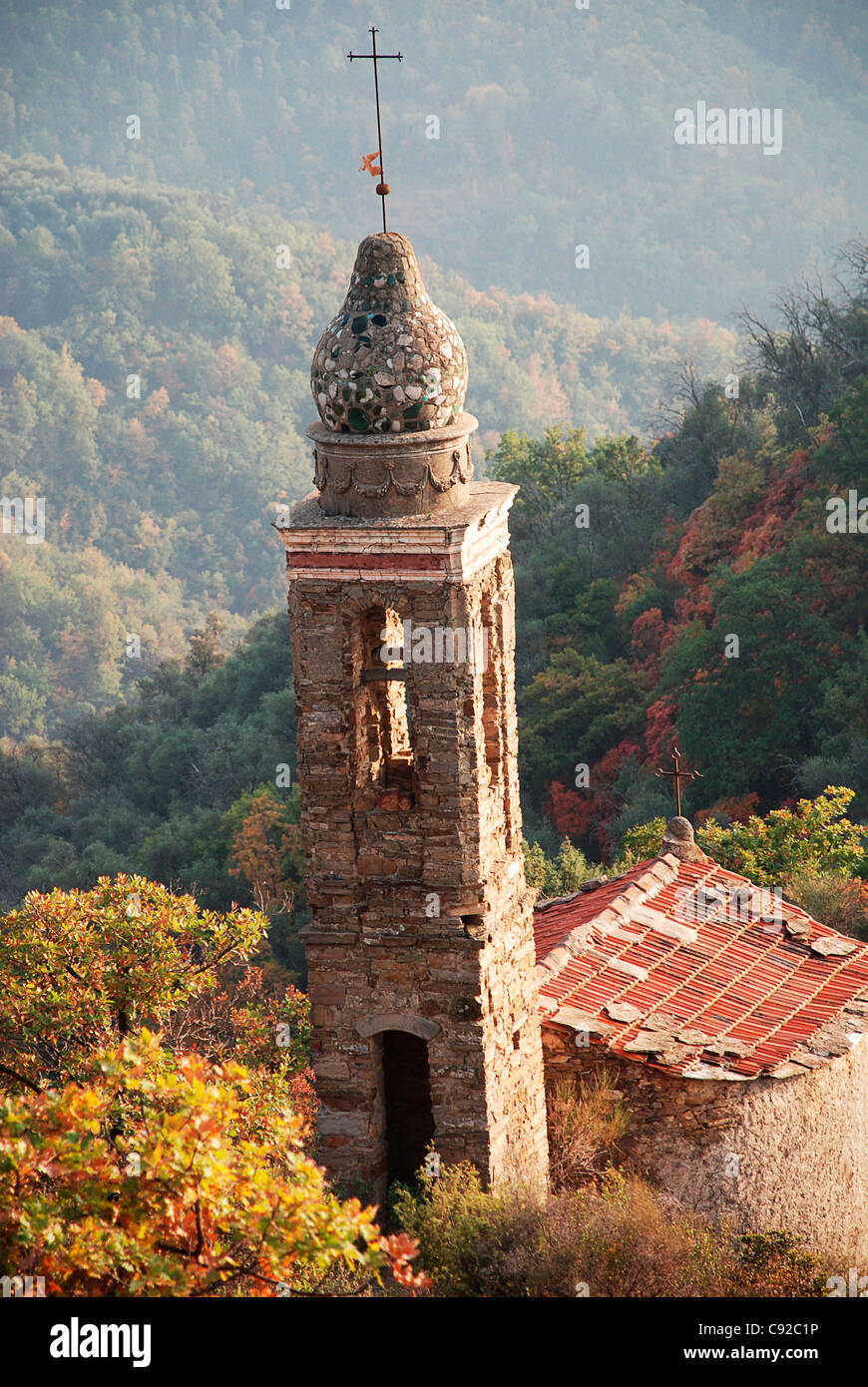 Italien, Ligurien, alte Kirche in Val Nervia, Bajardo Bereich Stockfoto