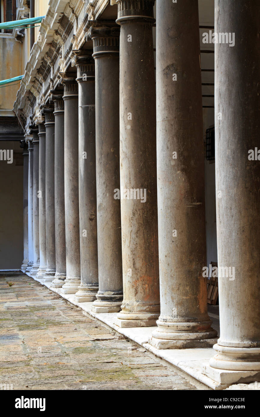Römische dorischen Säulen unter Renovierung, Venedig, Italien, Europa. Stockfoto
