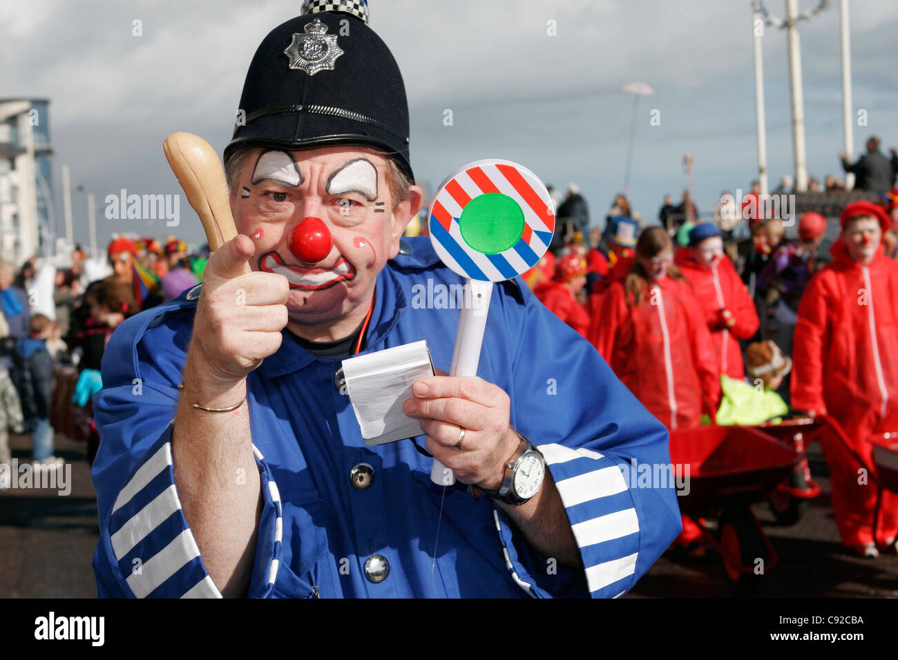 Clownparade -Fotos und -Bildmaterial in hoher Auflösung – Alamy