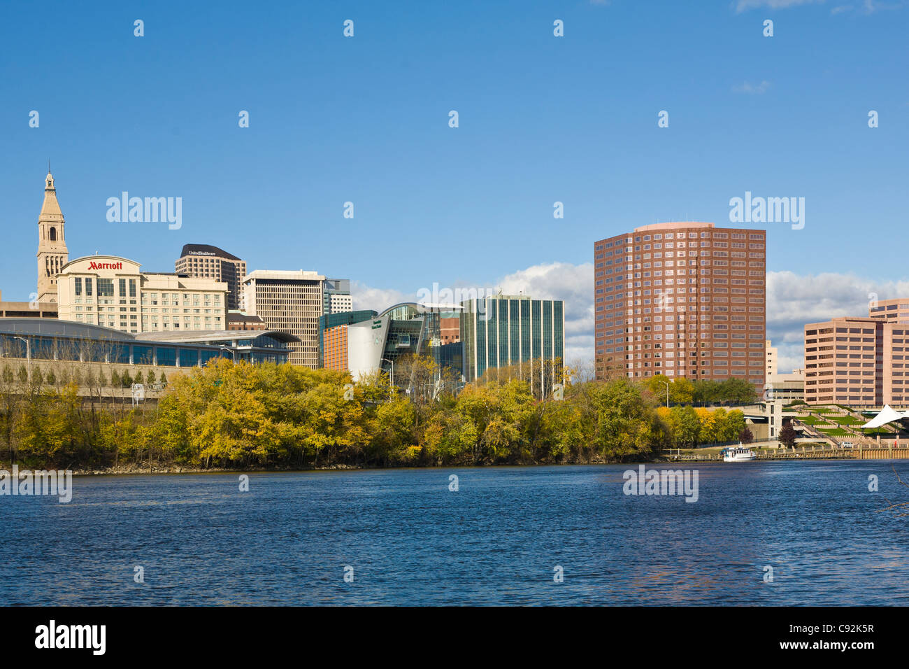 Skyline von Hartford Connecticut Connecticut Fluss Stockfoto