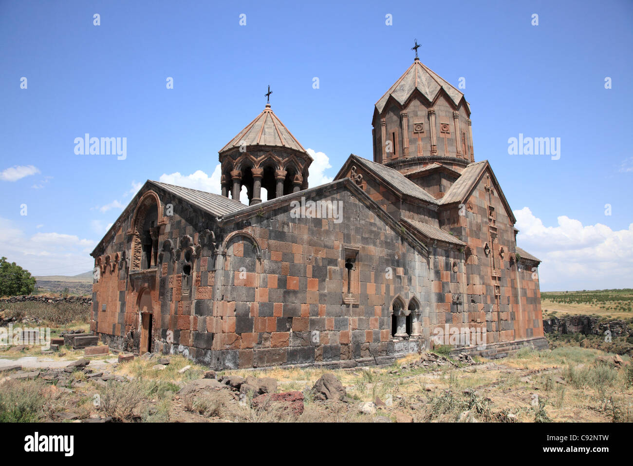 Hovhannavank ist ein Armenisch-Apostolischen Kirche Kloster mit einem einschiffigen Basilika St. Johannes der Täufer gewidmet Stockfoto
