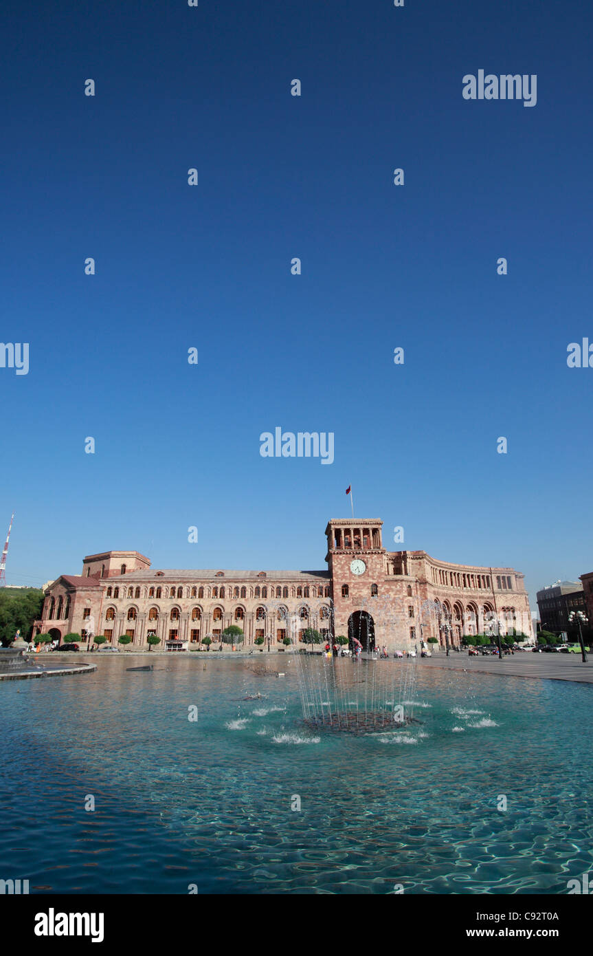 Der Platz der Republik des 20. Jahrhunderts ist Oval geformt, mit einem Stein Muster in der Mitte eine traditionelle armenischen Wolldecke ähneln soll Stockfoto
