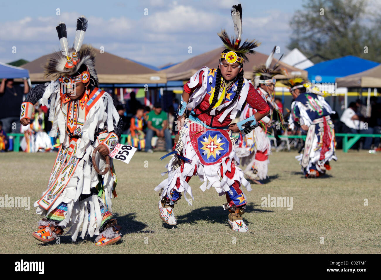 Scottsdale, Arizona - Teilnehmer in die Inter-Tribal Red Mountain Eagle Powwow statt bei der Pima-Maricopa inder Gemeinschaft. Stockfoto