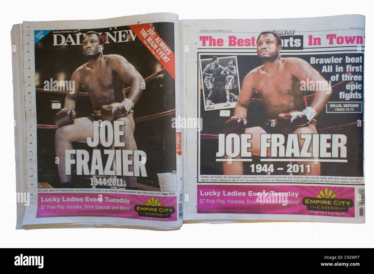 Kopien der hart umkämpften New York Daily News und die New York Post verwenden das gleiche Associated Press Foto Stockfoto