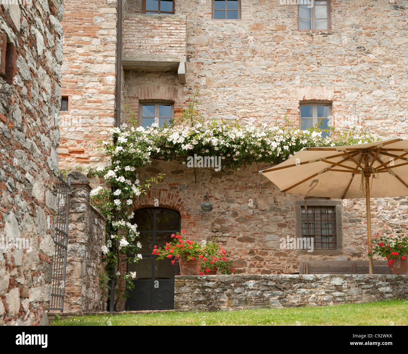 Das warme Klima in der Toskana in Italien bedeutet seine einfache erfolgreich wachsen eine Fülle von bunten Blumen, die einfach zu züchten sind Stockfoto