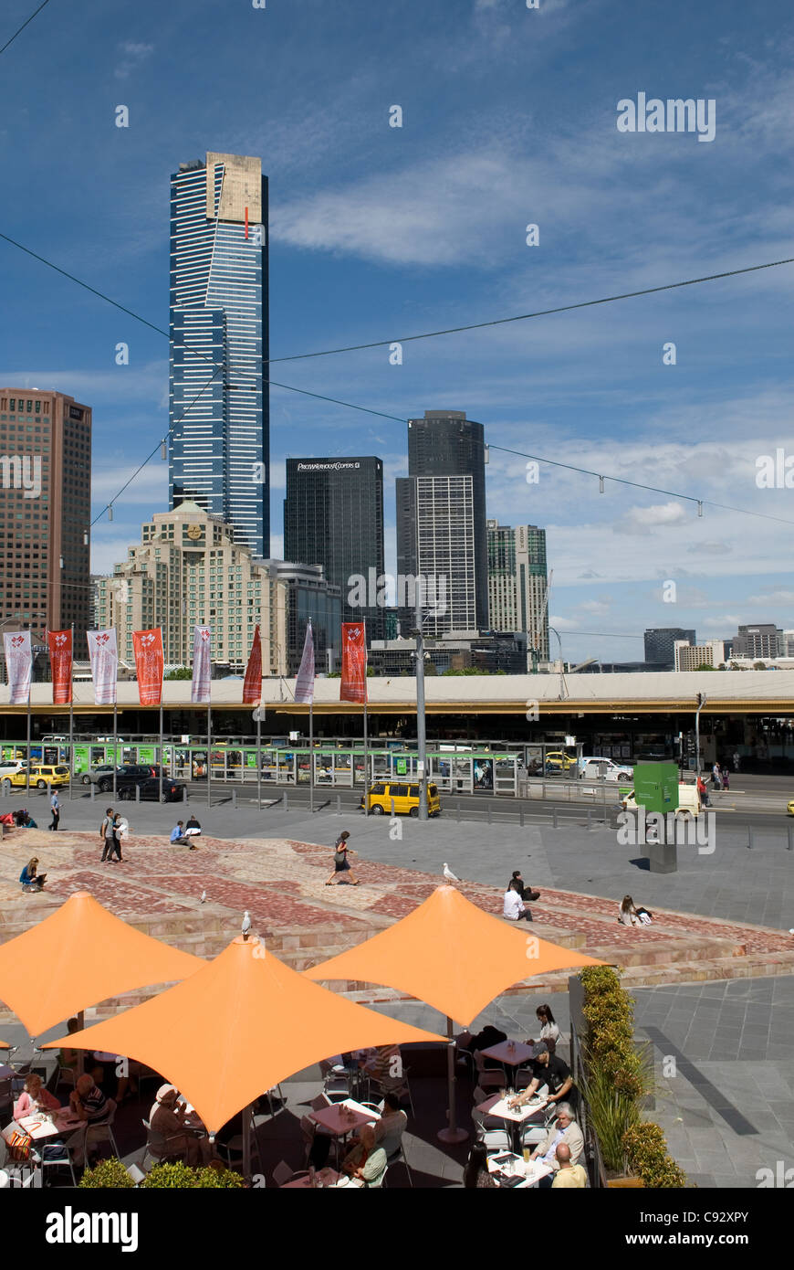 Federation Square (bekannt als Fed Square) ist ein Bürgerzentrum und