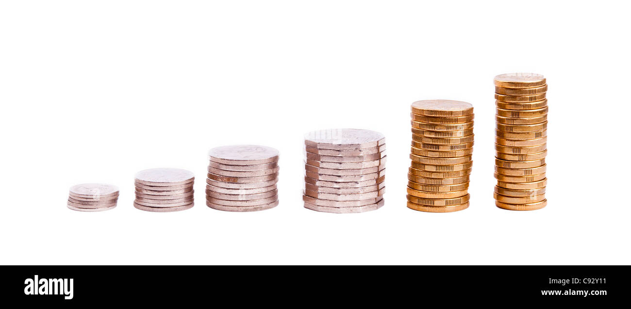 Reihe von australischen Münze Währung in Stapeln, wie 5, 10, 20 und 50-Cent-Münzen, sowie 1 und 2 Dollar, isoliert auf weiss Stockfoto