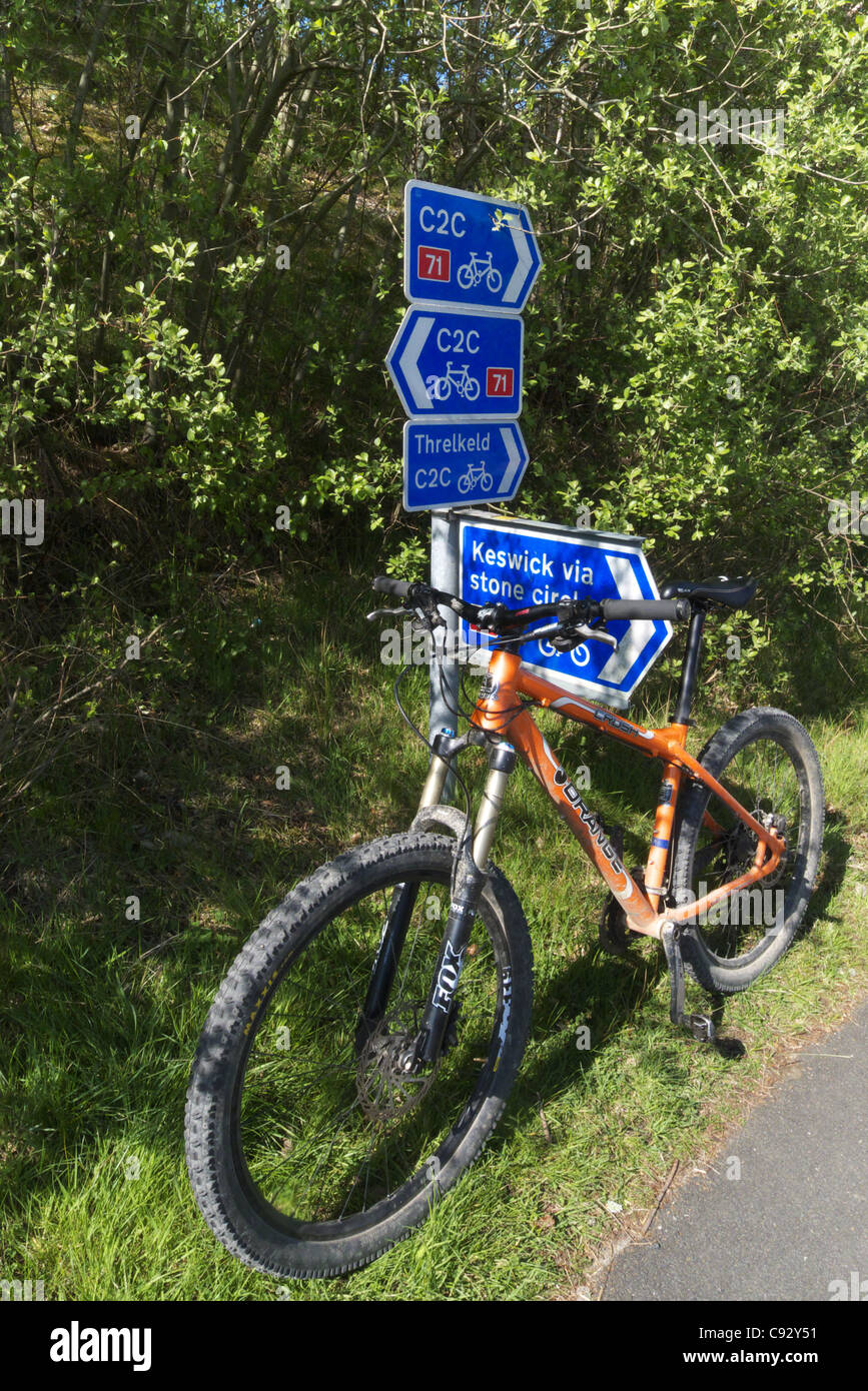Ein Mountain-Bike durch Zeichen auf das Briish von Küste zu Küste Fahrradtour Stockfoto