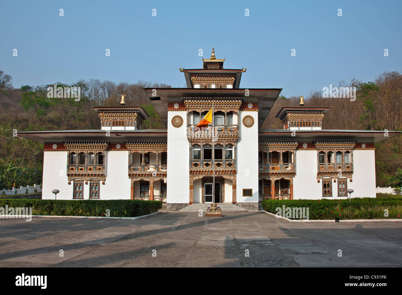 Die königlichen Gerichtshof in Samdrup Jongkhar, ein neues Gebäude in dem attraktiven traditionellen bhutanesischen Baustil gebaut Stockfoto