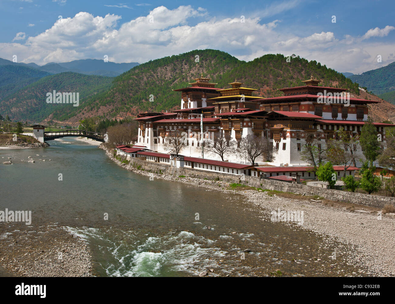 Die 17. Jahrhundert Punakha Dzong ist die zweite älteste und zweiten größten Dzong in Bhutan. Stockfoto