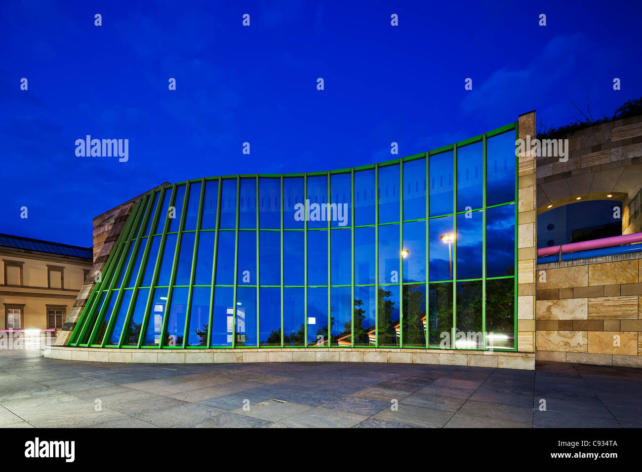 Die Hauptfassade der Kunstgalerie Neue Staatsgalerie in Stuttgart, Stuttgart-Mitte, Baden Wurttemburg, Deutschland Stockfoto