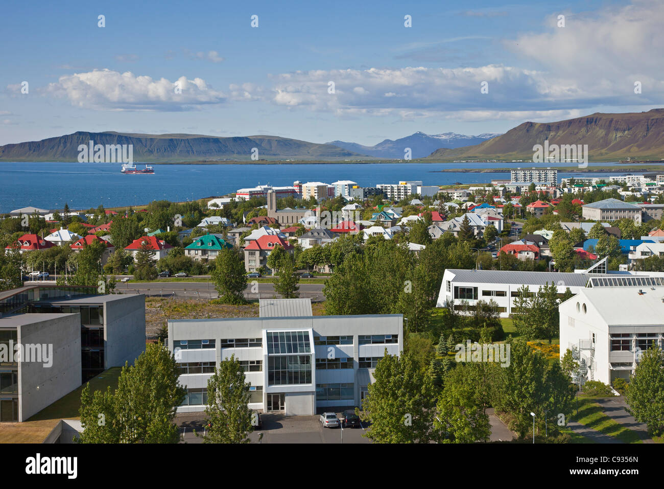 Reykjavik, die Hauptstadt von Island, ist Heimat von 38 % der Bevölkerung der Inseln 318.500 Einwohner. Stockfoto