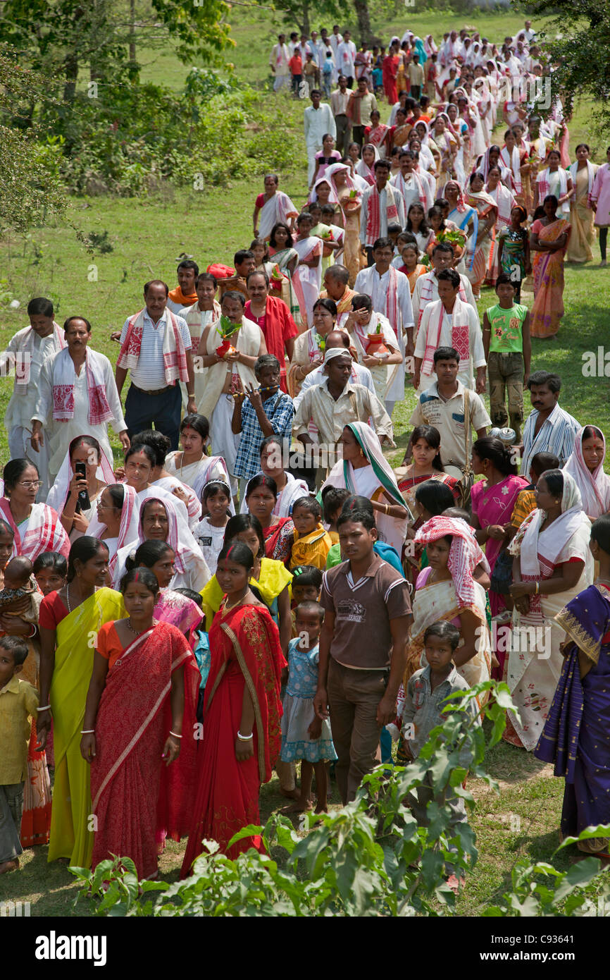 Ein Hindu religiösen Prozession zur Feier der Eröffnung eines neuen Shiva-Tempel bei Raha, Nagoan. Stockfoto