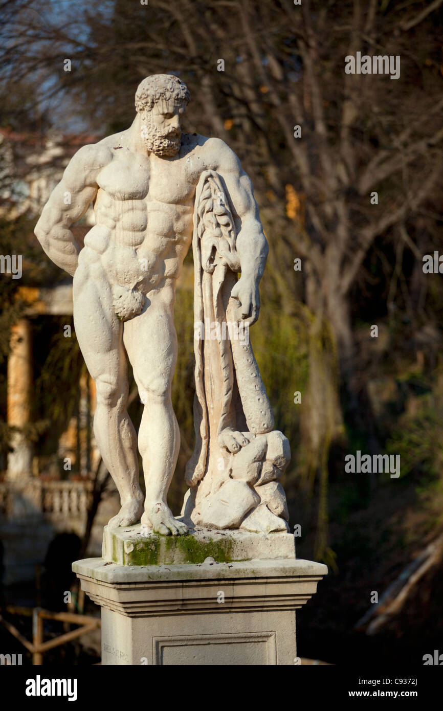 Italien, Veneto, Vicenza, Westeuropa;  Statue des Herkules Stockfoto