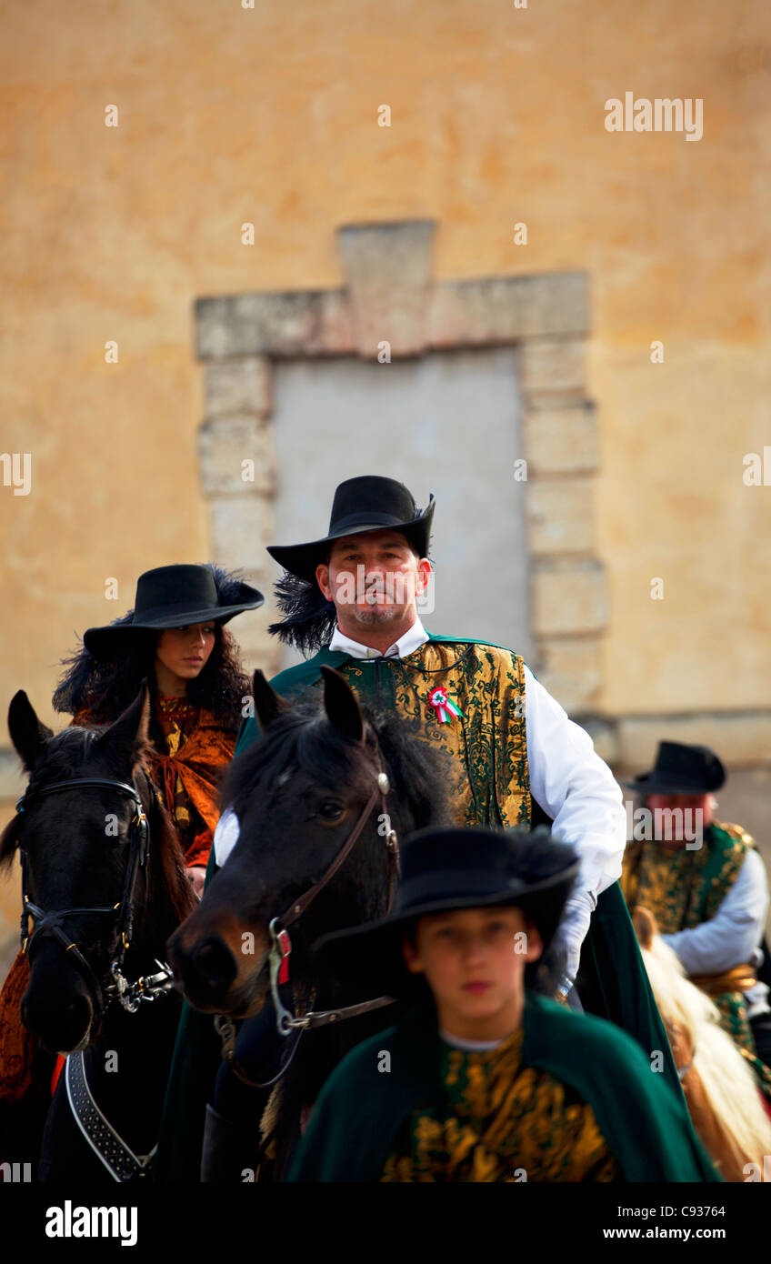 Italien, Veneto, Verona, Westeuropa; Ausritte im Kostüm im Karneval Stockfoto