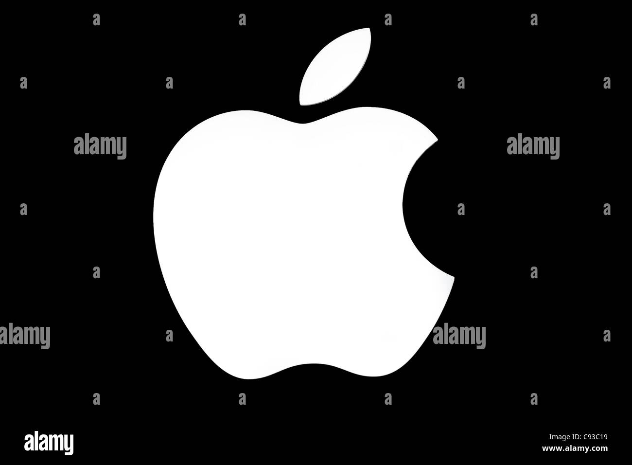 Das Logo für Apple Mac-Betriebssystem von Premium-Reseller in einem Einzelhandel Schaufenster angezeigt. Stockfoto