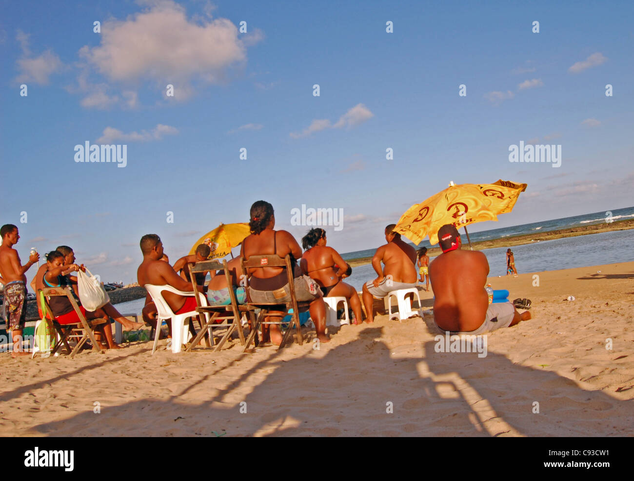 Dicke männer am strand Fotos und Bildmaterial in hoher Auflösung Alamy