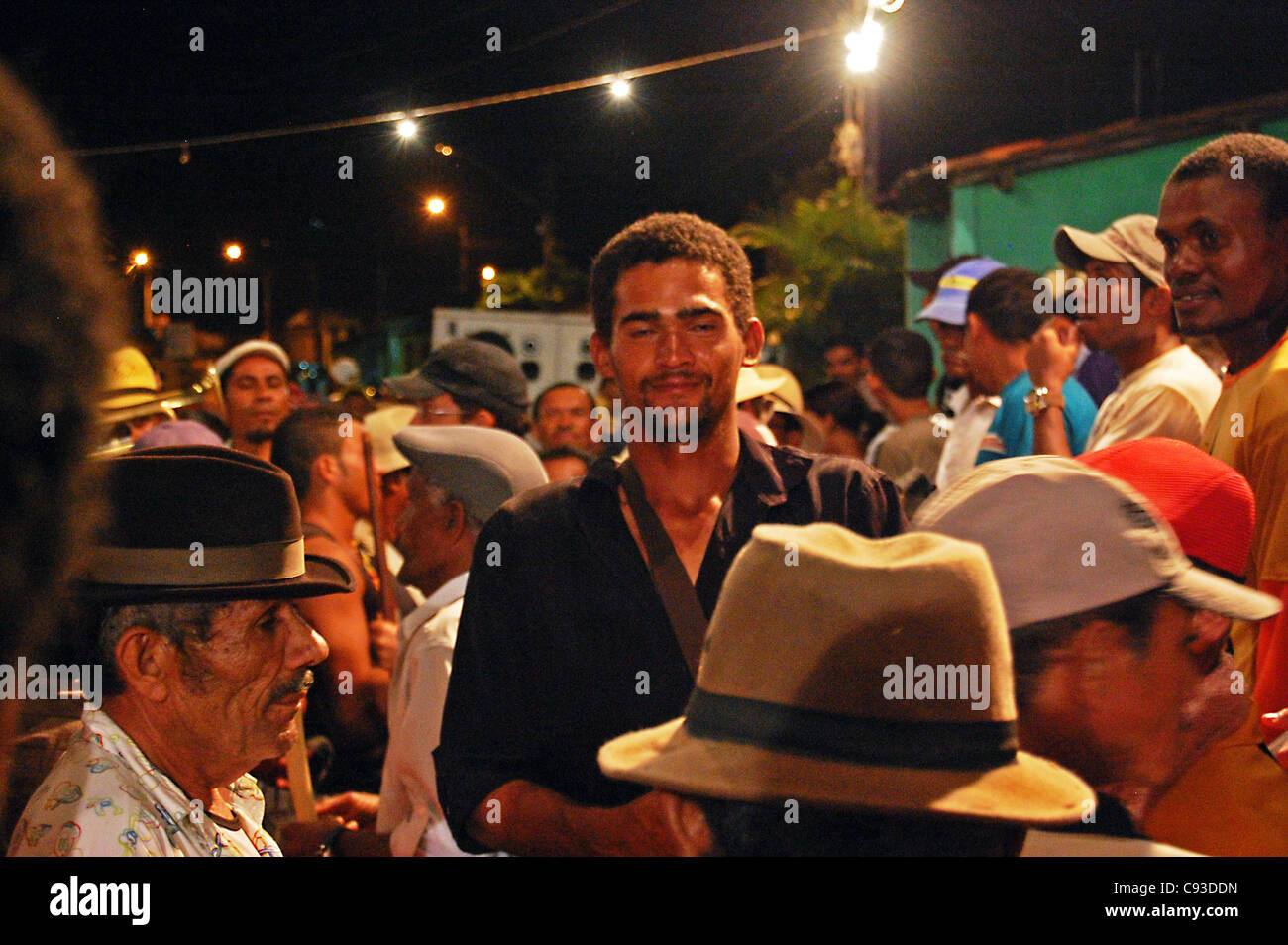 Üben für traditionelle brasilianische Maracatu ländliches fest Sambada, Maracatu Leão de Ouro, Condado Stockfoto