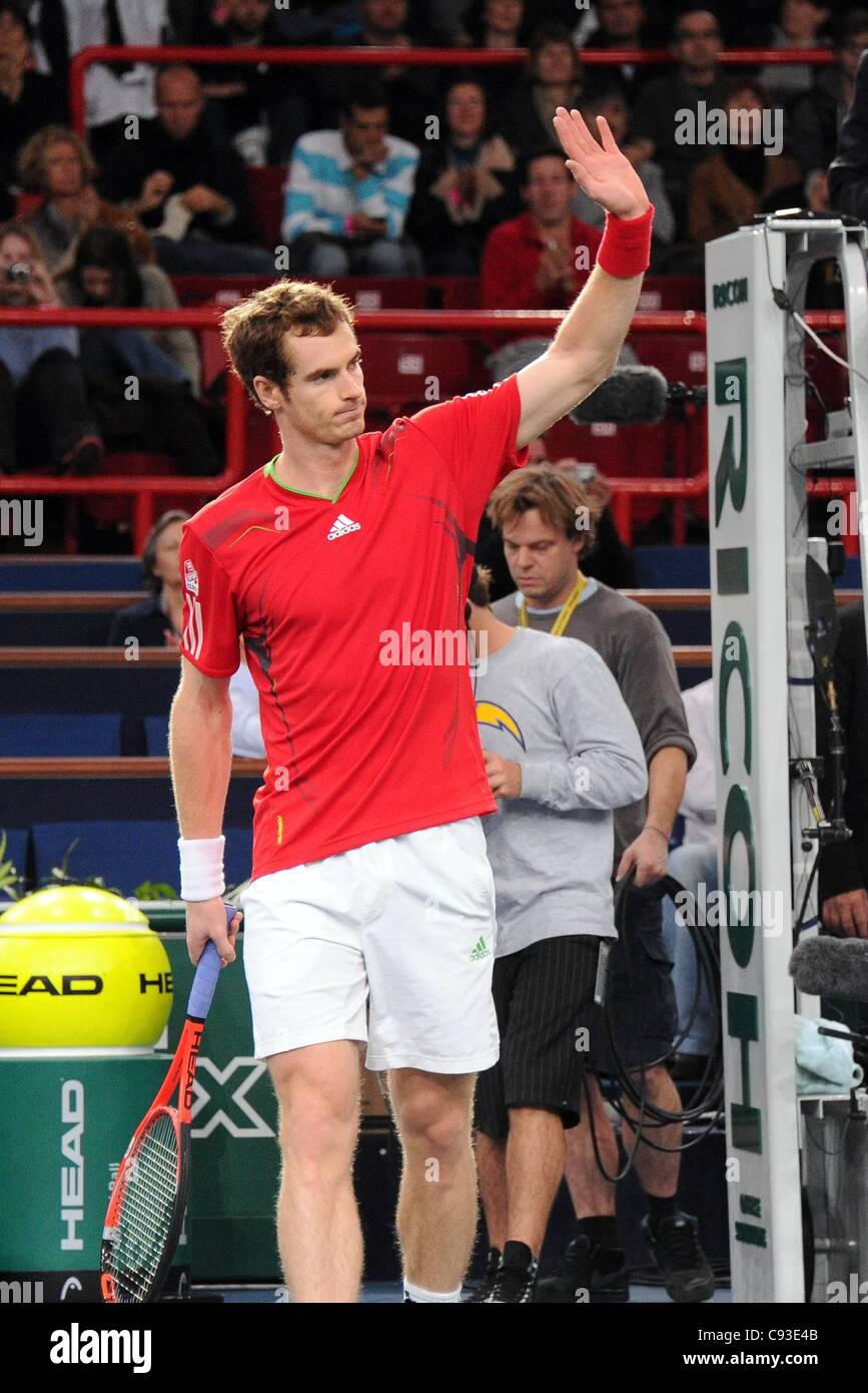 10.11.2011 Paris, Frankreich.  Andy Murray erkennt die Massen Appluase in Tennis BNP Paribas Masters Open de Paris-Bercy Stockfoto