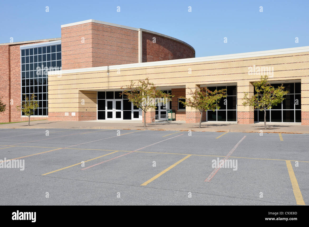 Fassade und Eingang für Emmaus High School in Emmaus, Pennsylvania