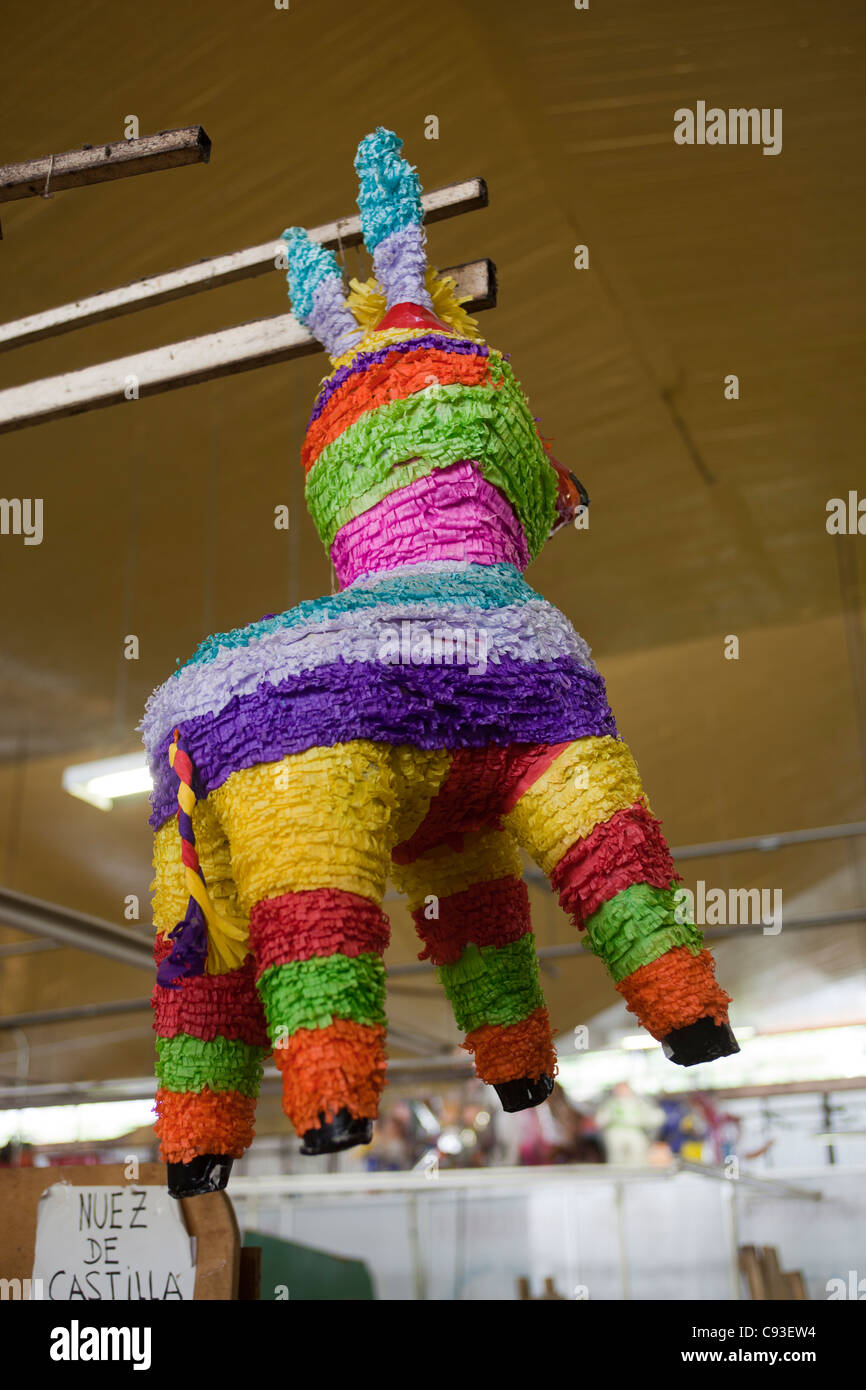 piñata Hängen auf dem Markt in Mexiko-Stadt Stockfoto
