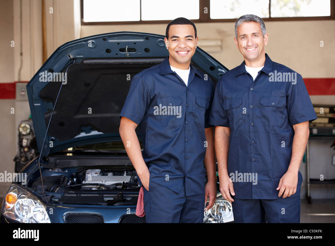 Mechaniker bei der Arbeit Stockfoto