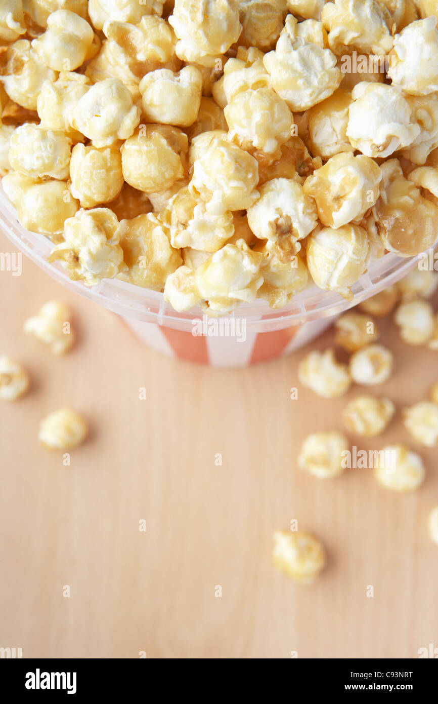 Eimer popcorn Stockfoto
