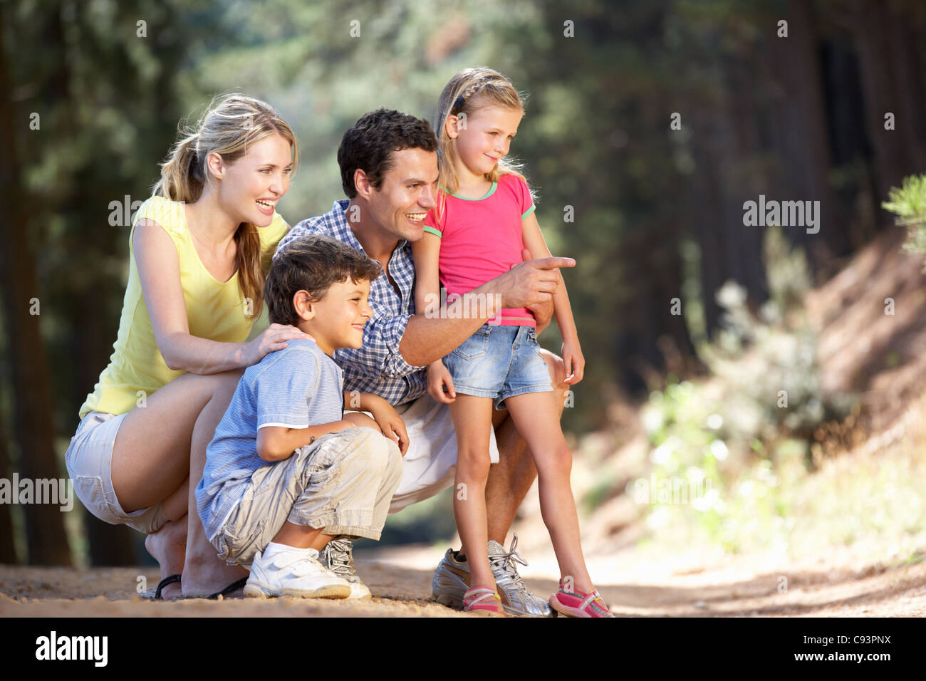 Familie, auf Land zu Fuß Stockfoto