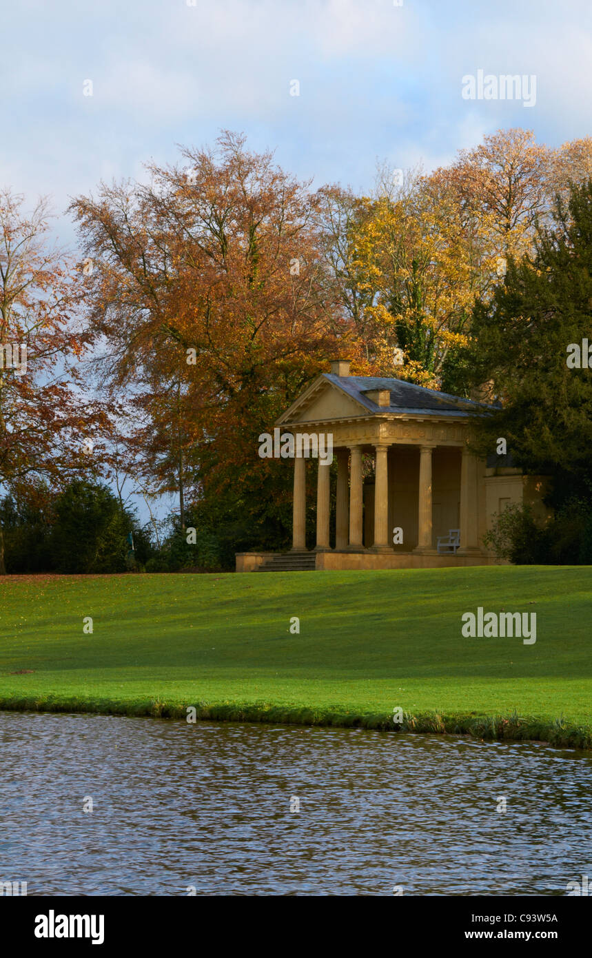 Tempel in den schönen Gärten der Stowe in Nord Buckinghamshire Stockfoto